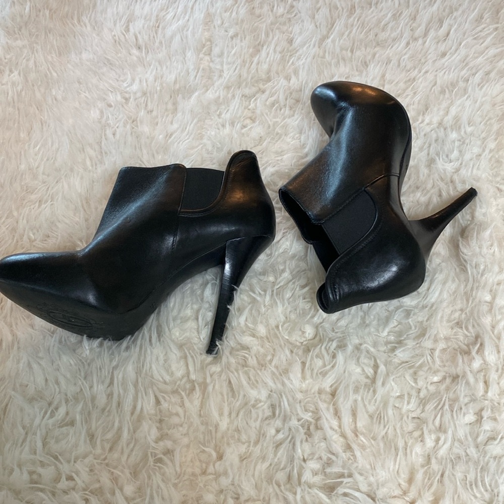 Guess black booties